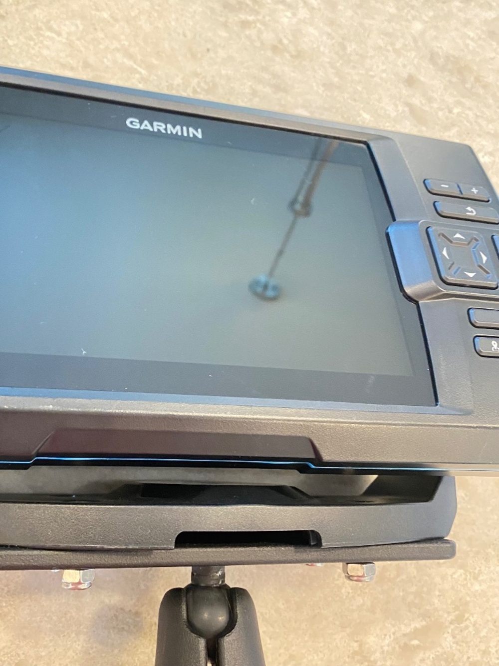 GARMIN STRIKER Vivid 7cv & RAM Mount